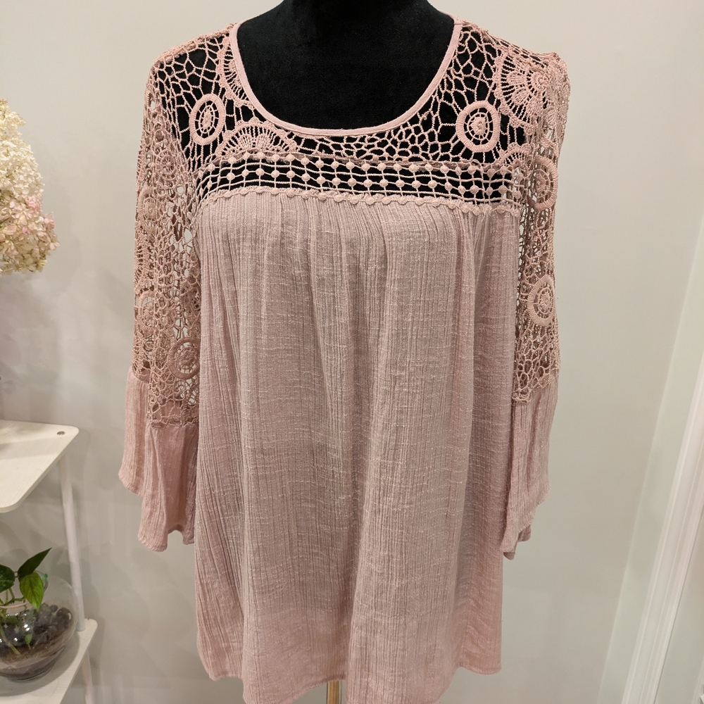 Elegant Cream Crochet Blouse Size 1X